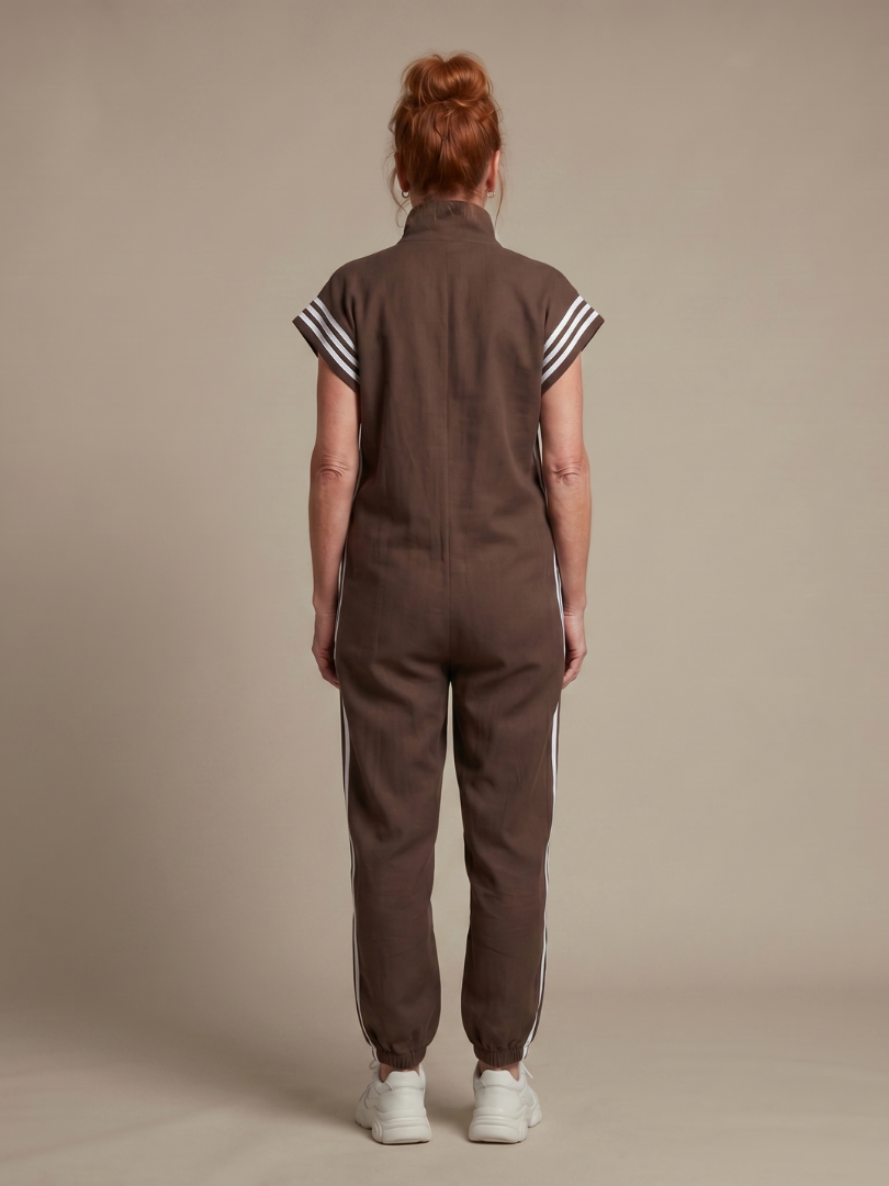 Lark | Raidallinen jumpsuit edestä vedettävällä vetoketjulla