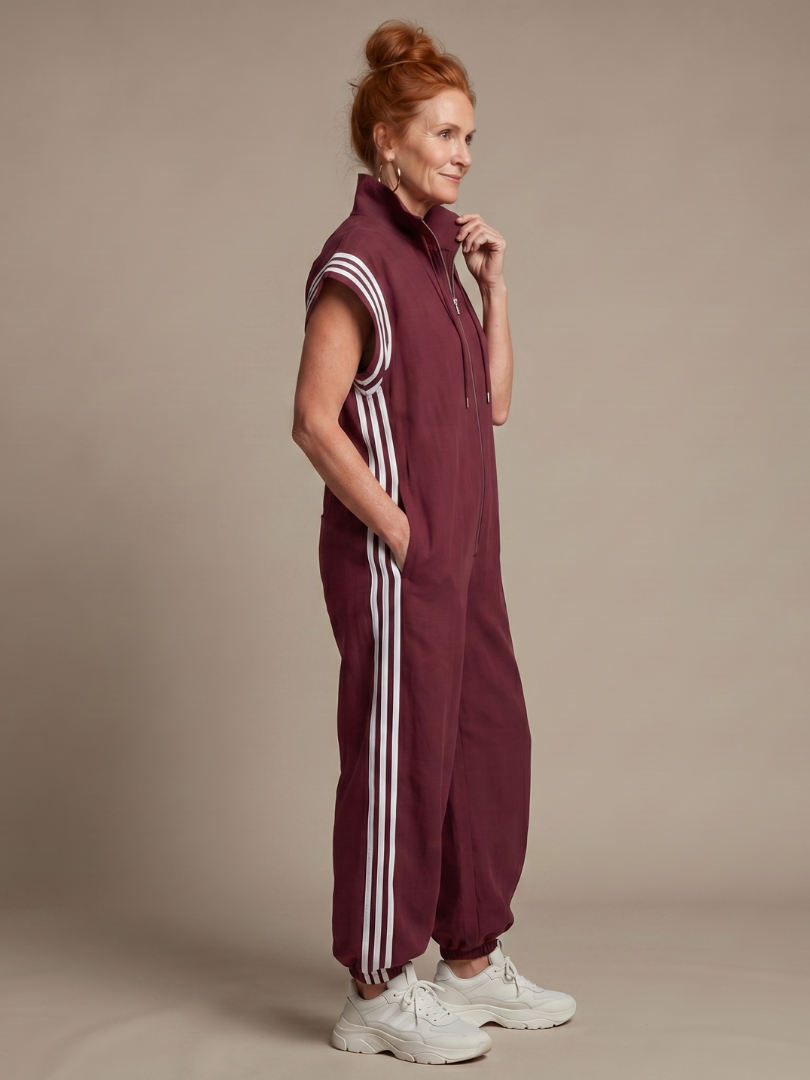 Lark | Raidallinen jumpsuit edestä vedettävällä vetoketjulla