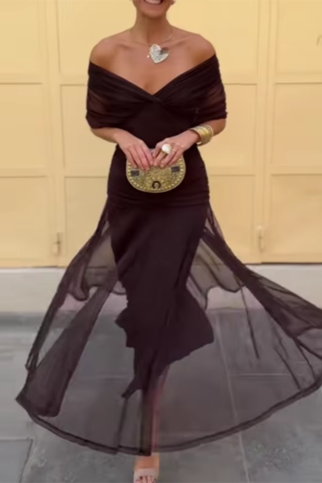 Louise | Elegantti maksi-iltapuku V-aukolla