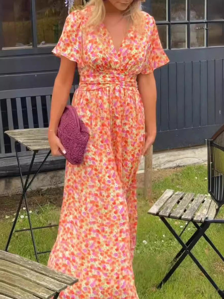 Élina – Pitkä, rento kesämekko kukkakuviolla