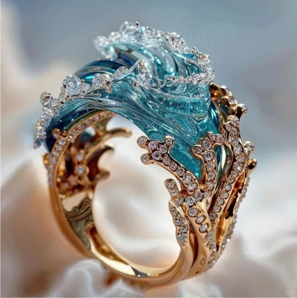 Oseaanin Engagement Ring
